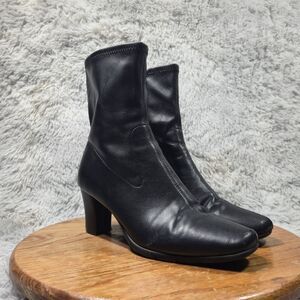 Areosoles "Renr" Cinnamon Womens Size 8M Retro Black Flexible Heeled Ankle Boots